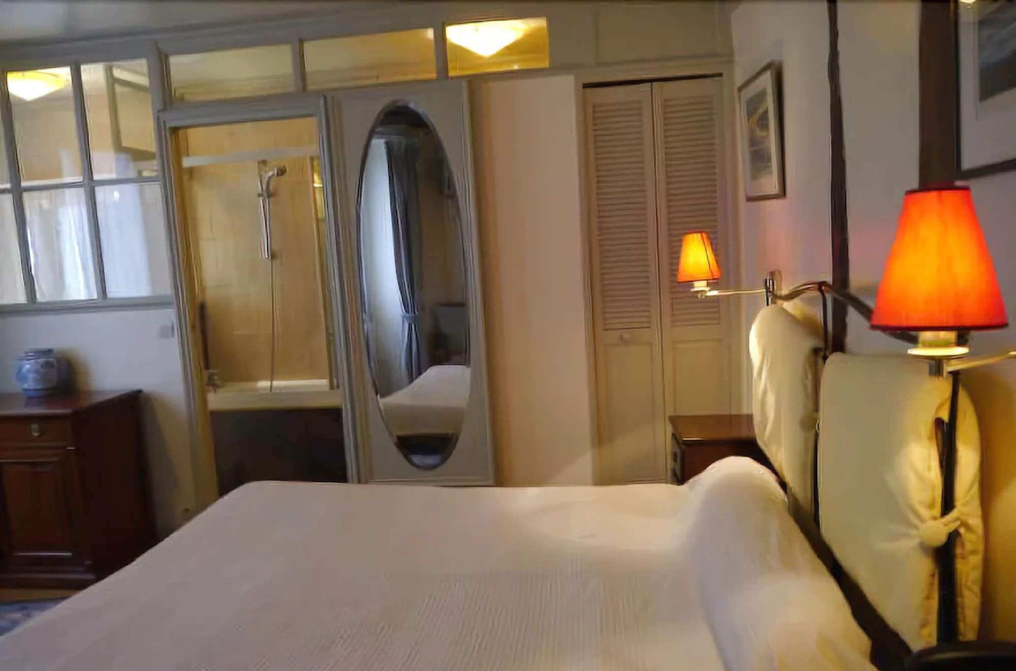 Hotel Les Degres De Notre Dame Paris Exterior photo