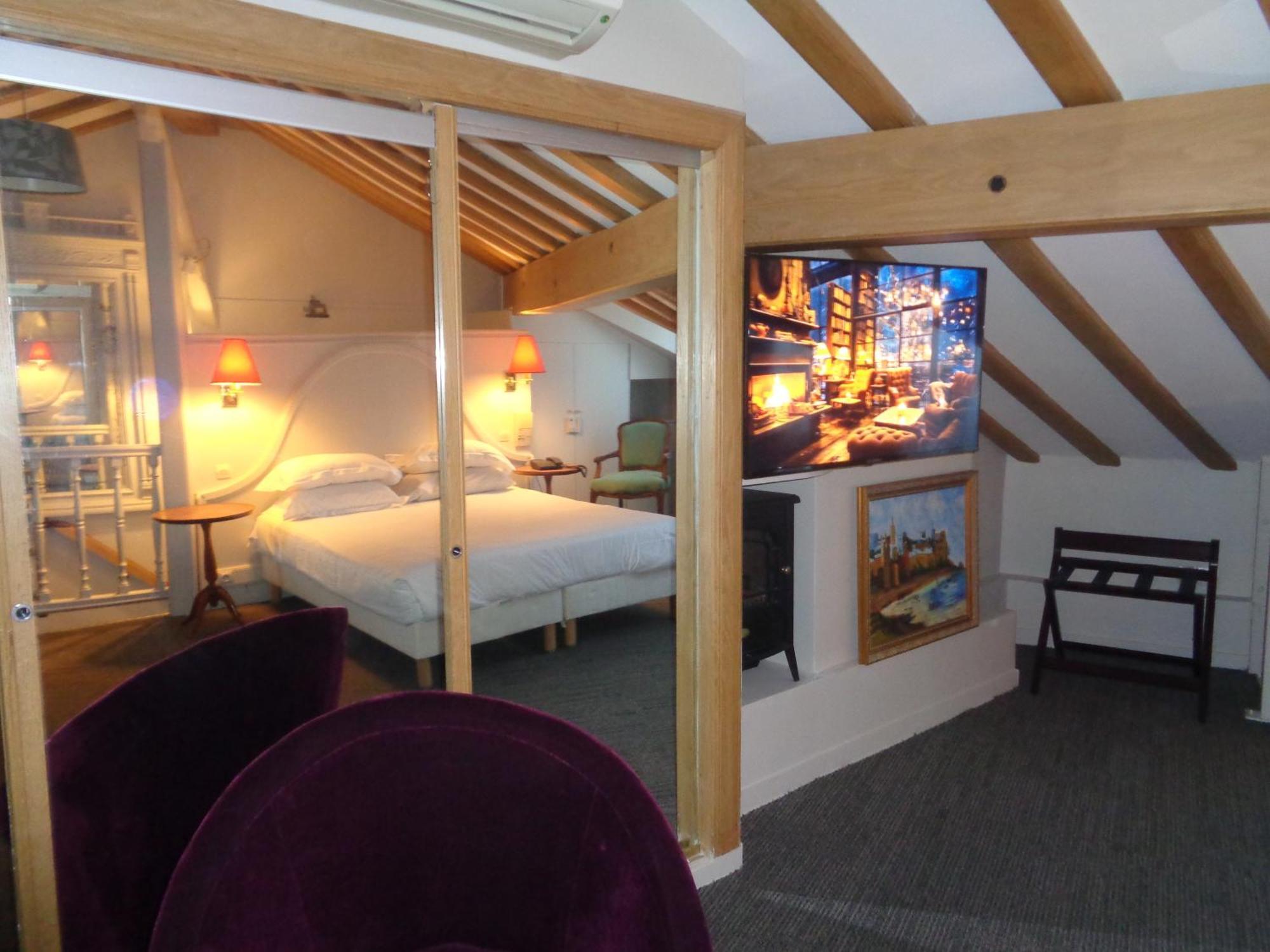 Hotel Les Degres De Notre Dame Paris Exterior photo